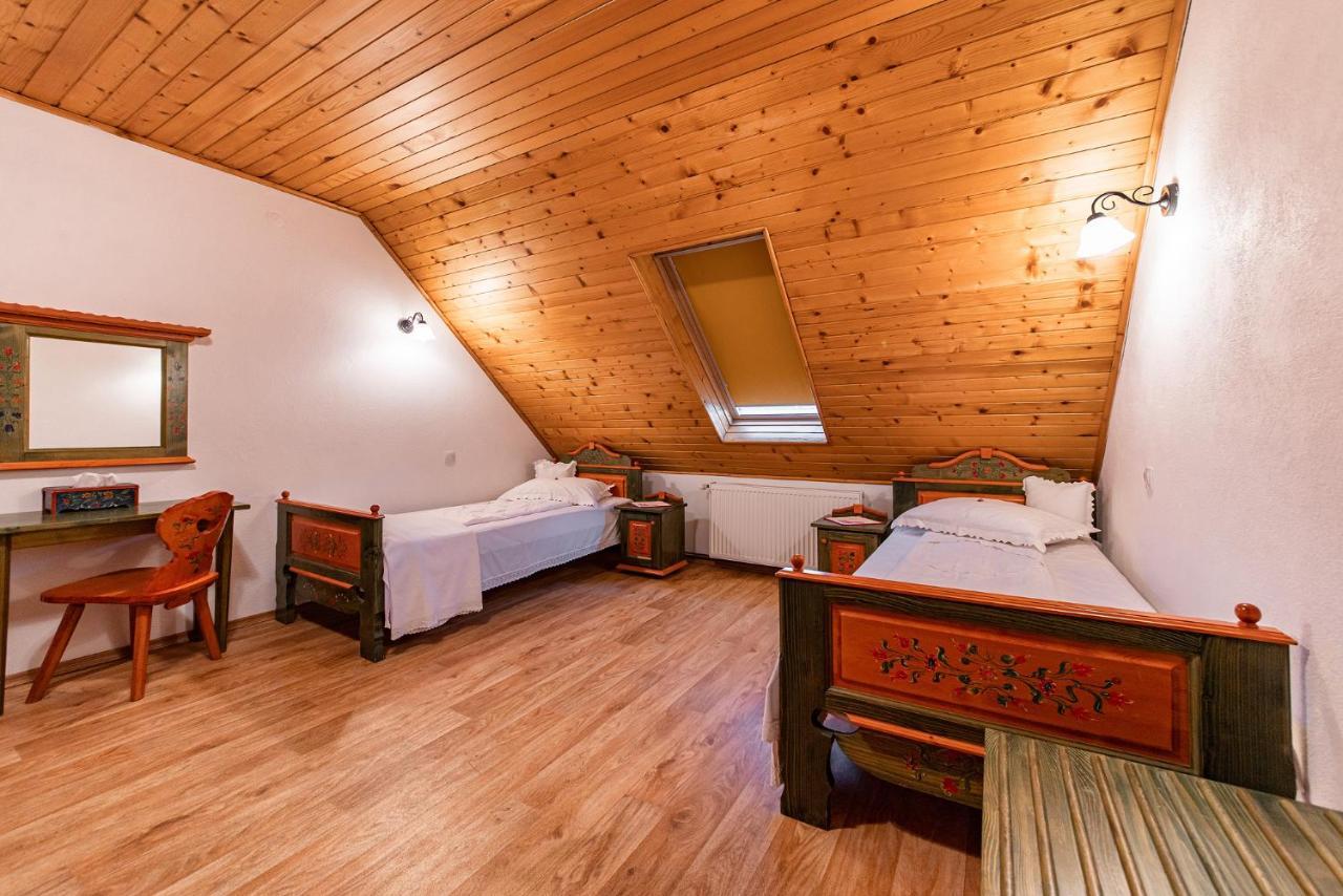 Conacul Secuiesc-Szekelyko Kuria Hotel Coltesti Exterior foto